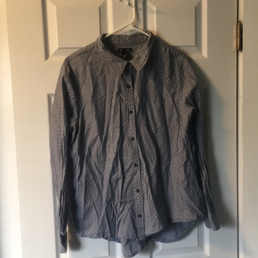 light blue women’s button-up from the GAP.